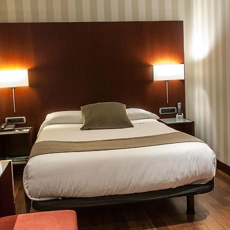 Zenit Borrell Hotel Barcelona Ngoại thất bức ảnh