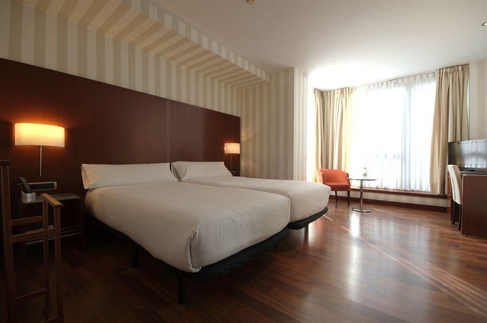 Zenit Borrell Hotel Barcelona Ngoại thất bức ảnh