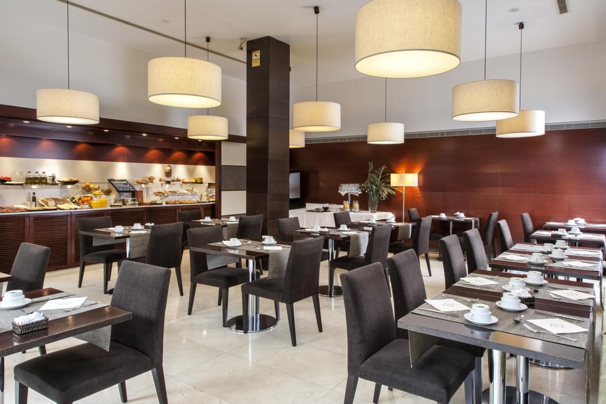 Zenit Borrell Hotel Barcelona Ngoại thất bức ảnh