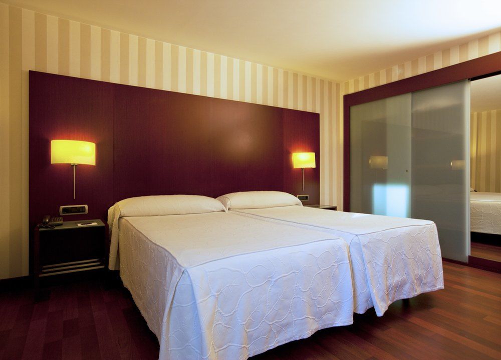 Zenit Borrell Hotel Barcelona Ngoại thất bức ảnh